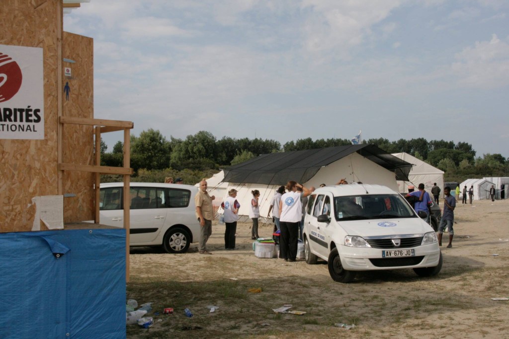seinsart | Frewillige Helfer im Camp von Calais